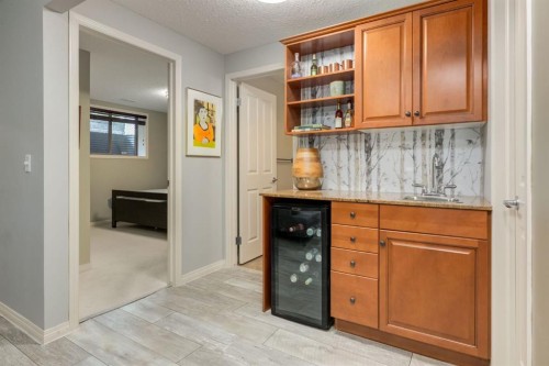 218 Springbank Villas Sw, Calgary, AB - Indoor Photo Showing Other Room