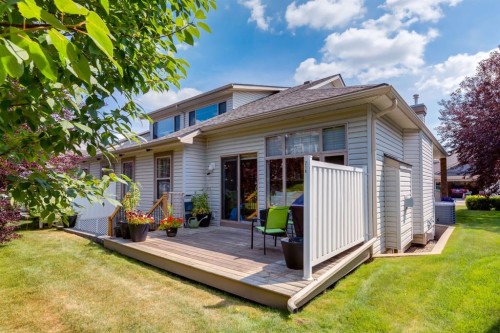 218 Springbank Villas Sw, Calgary, AB - Outdoor
