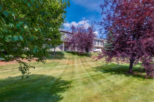218 Springbank Villas Sw, Calgary, AB - Outdoor