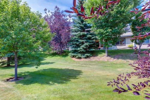 218 Springbank Villas Sw, Calgary, AB - Outdoor
