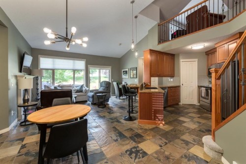 218 Springbank Villas Sw, Calgary, AB - Indoor Photo Showing Dining Room