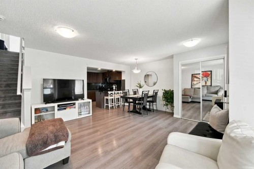 14 Windford Crescent Sw, Airdrie, AB - Indoor Photo Showing Living Room