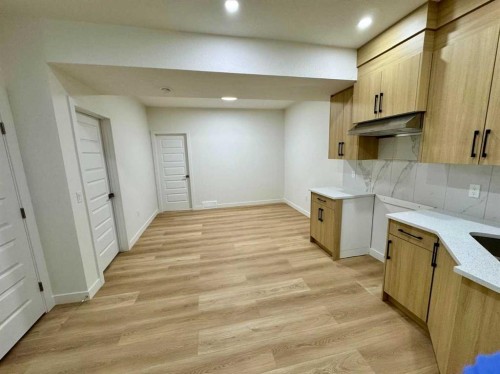 126 Sandpiper Bend, Chestermere, AB - Indoor Photo Showing Kitchen