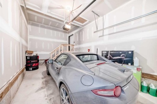 3125-55 Lucas Way Nw, Calgary, AB - Indoor Photo Showing Garage