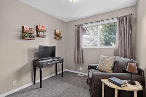 45-380 Bermuda Drive Nw, Calgary, AB - Indoor