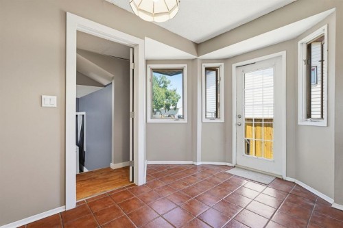 2037 18 Avenue, Didsbury, AB - Indoor Photo Showing Other Room