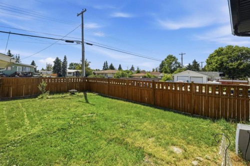 2037 18 Avenue, Didsbury, AB - Outdoor With Backyard