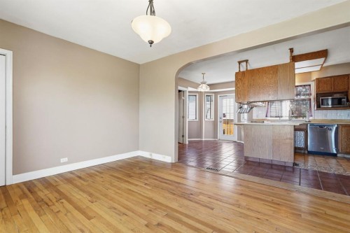 2037 18 Avenue, Didsbury, AB - Indoor Photo Showing Kitchen