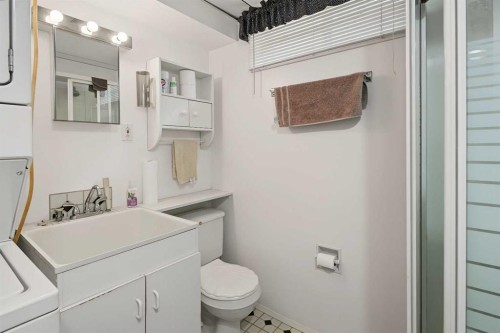 3414 Morley Trail Nw, Calgary, AB - Indoor Photo Showing Bathroom