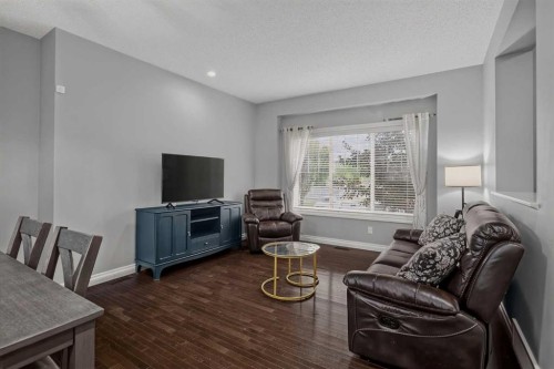 53 Mahogany Point Se, Calgary, AB - Indoor Photo Showing Living Room