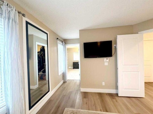 109 Kinniburgh Boulevard E Boulevard East, Chestermere, AB - Indoor Photo Showing Other Room
