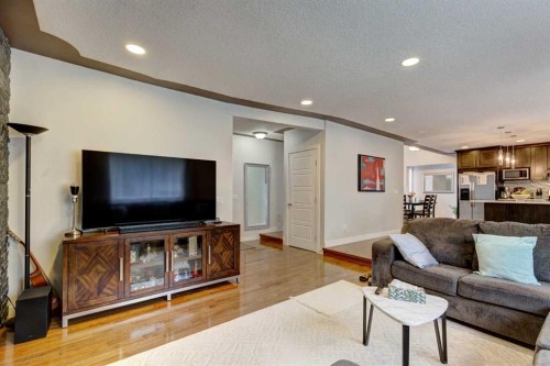 85 Sidon Crescent Sw, Calgary, AB - Indoor Photo Showing Living Room