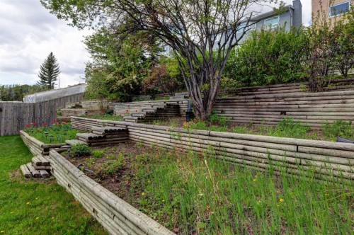 85 Sidon Crescent Sw, Calgary, AB - Outdoor