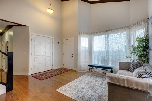 85 Sidon Crescent Sw, Calgary, AB - Indoor