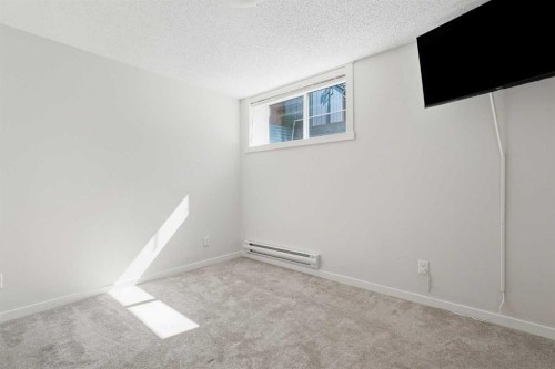 124 Cranbrook Square Se, Calgary, AB - Indoor Photo Showing Other Room
