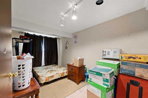 224 Faldale Close Ne, Calgary, AB - Indoor Photo Showing Bedroom