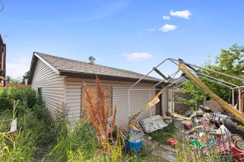 224 Faldale Close Ne, Calgary, AB - Outdoor