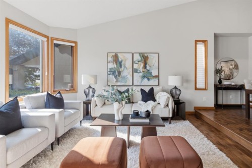 473 Hawkford Way Nw, Calgary, AB - Indoor Photo Showing Living Room