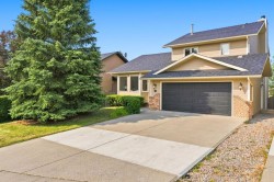 473 Hawkford Way NW Calgary, AB T3G 3J6