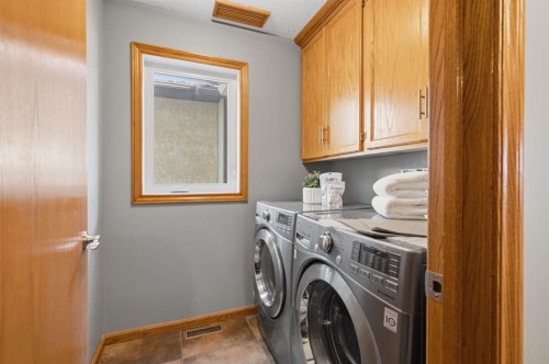 473 Hawkford Way Nw, Calgary, AB - Indoor Photo Showing Laundry Room