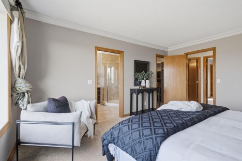 473 Hawkford Way Nw, Calgary, AB - Indoor Photo Showing Bedroom