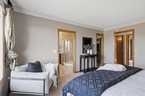 473 Hawkford Way Nw, Calgary, AB - Indoor Photo Showing Bedroom