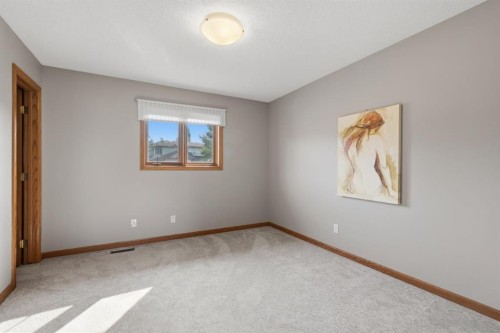473 Hawkford Way Nw, Calgary, AB - Indoor Photo Showing Other Room