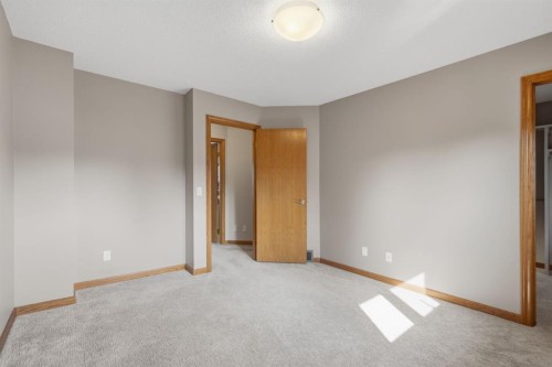 473 Hawkford Way Nw, Calgary, AB - Indoor Photo Showing Other Room