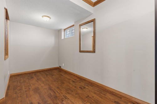 473 Hawkford Way Nw, Calgary, AB - Indoor Photo Showing Other Room