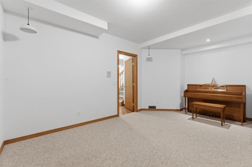 473 Hawkford Way Nw, Calgary, AB - Indoor Photo Showing Other Room
