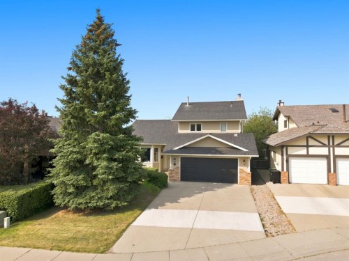 473 Hawkford Way Nw, Calgary, AB - Outdoor With Facade