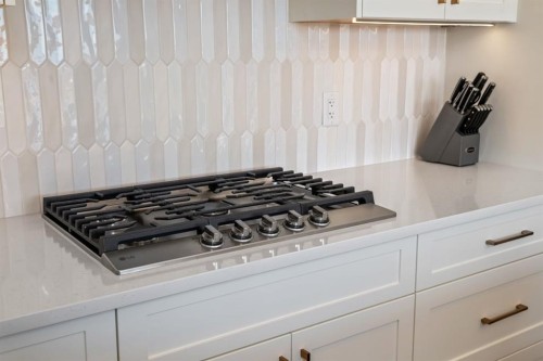 66 Savoy Landing Se, Calgary, AB - Indoor