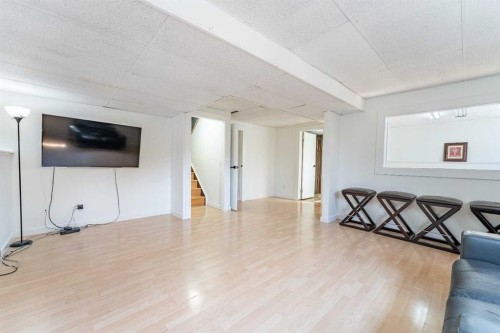 44 Templehill Drive Ne, Calgary, AB - Indoor