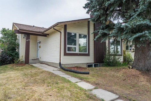 44 Templehill Drive Ne, Calgary, AB - Outdoor