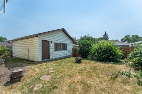 44 Templehill Drive Ne, Calgary, AB - Outdoor