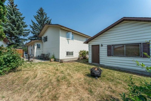 44 Templehill Drive Ne, Calgary, AB - Outdoor With Exterior