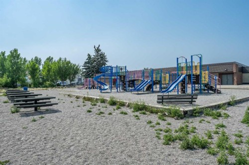 44 Templehill Drive Ne, Calgary, AB - Outdoor