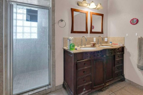 127 Scenic Cove Circle Nw, Calgary, AB - Indoor Photo Showing Bathroom