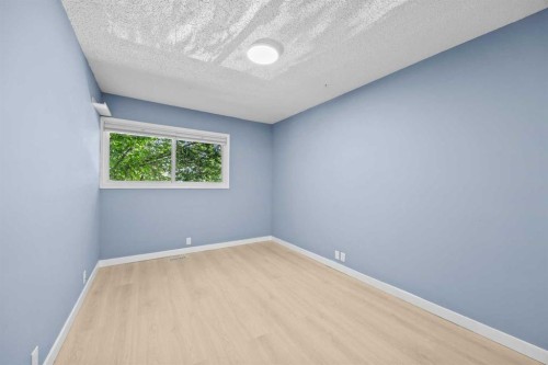 16-115 Bergen Road Nw, Calgary, AB - Indoor Photo Showing Other Room