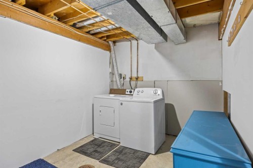 16-115 Bergen Road Nw, Calgary, AB - Indoor Photo Showing Laundry Room