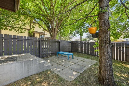 16-115 Bergen Road Nw, Calgary, AB - Outdoor