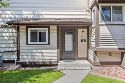 16-115 Bergen Road Nw, Calgary, AB - Outdoor With Exterior
