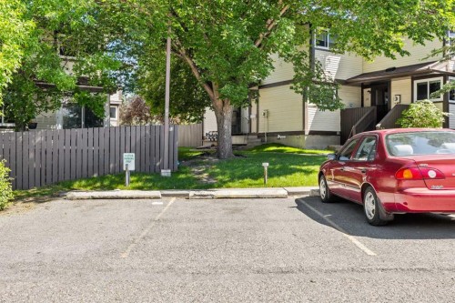 16-115 Bergen Road Nw, Calgary, AB - Outdoor