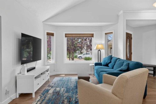 145 Lakeview Shores, Chestermere, AB - Indoor Photo Showing Living Room