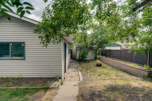 104 Falsby Way Ne, Calgary, AB - Outdoor