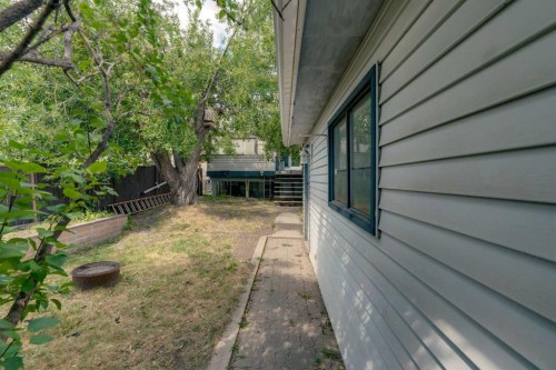 104 Falsby Way Ne, Calgary, AB - Outdoor