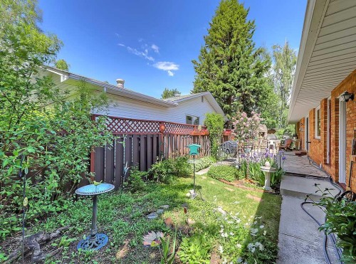 230 Oakwood Place Sw, Calgary, AB - Outdoor