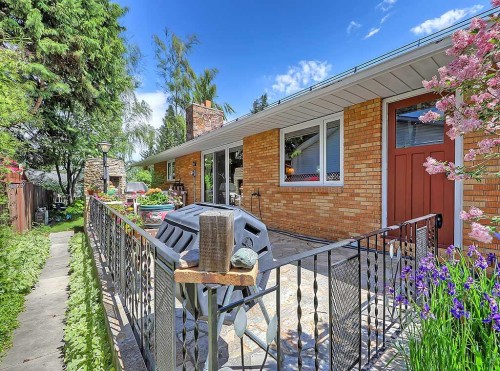 230 Oakwood Place Sw, Calgary, AB - Outdoor With Exterior