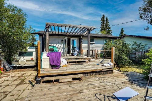 437 Mckinnon Drive, Carseland, AB - Outdoor With Deck Patio Veranda