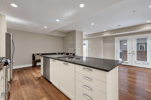 10-1717 27 Avenue Sw, Calgary, AB - Indoor Photo Showing Kitchen With Upgraded Kitchen